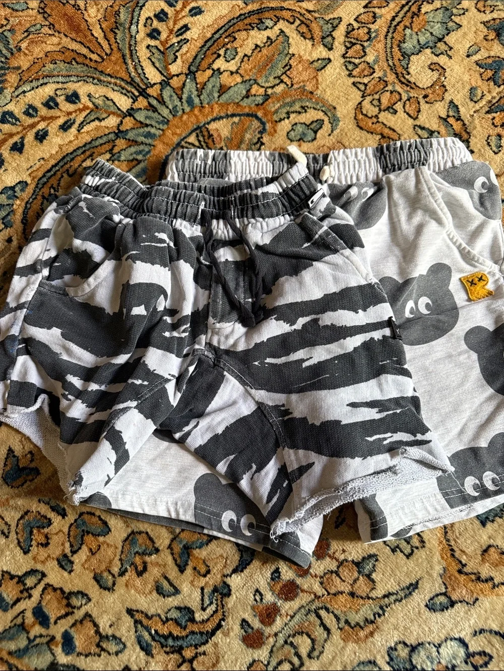Munster Gray and White Elastic Waist Knit Shorts - bear pattern 4-5
